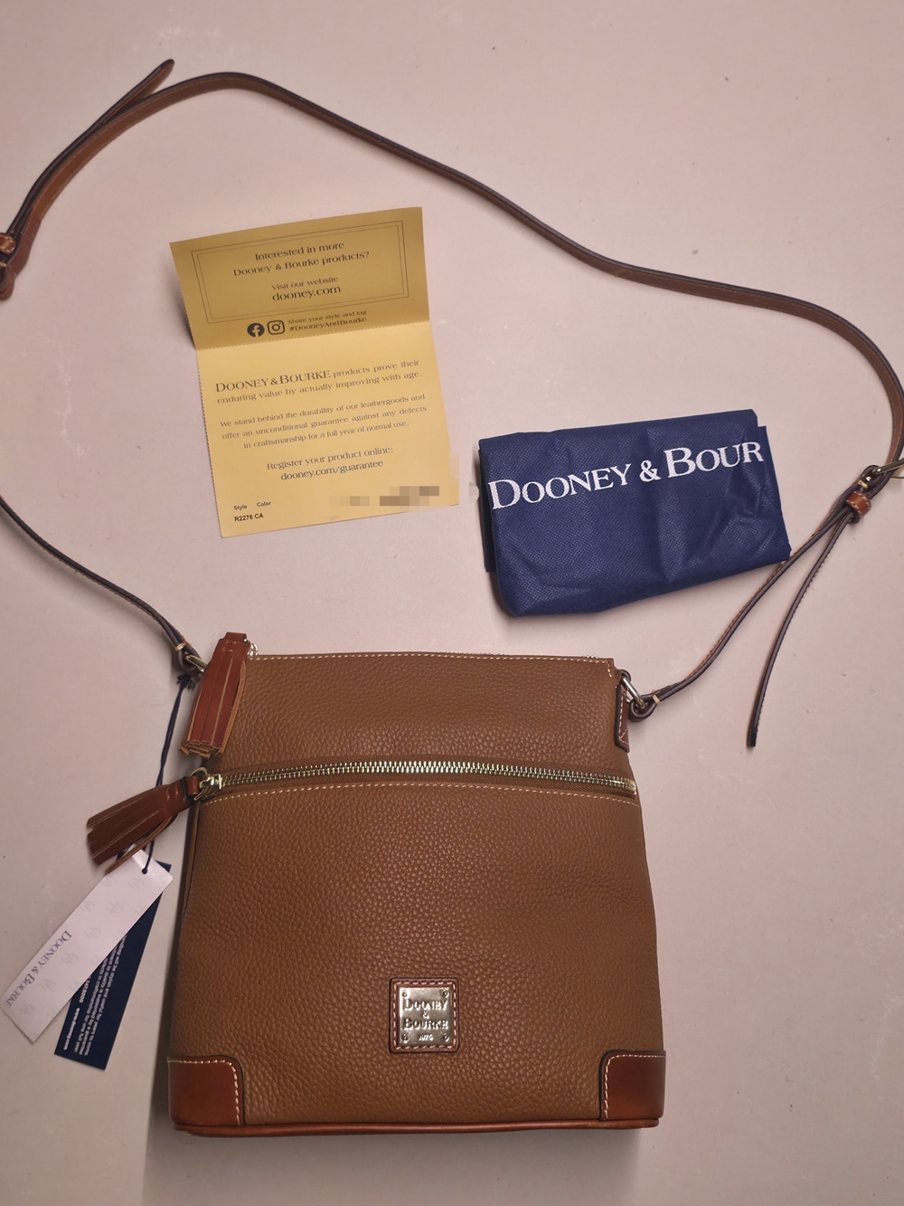 Dooney & Bourke Pebble Grain Crossbody Leather R264 CA.      Brand NEW